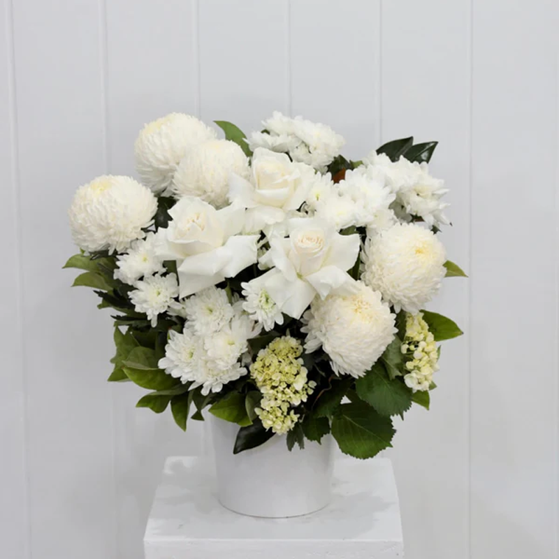 Classic Short Vase Arrangment