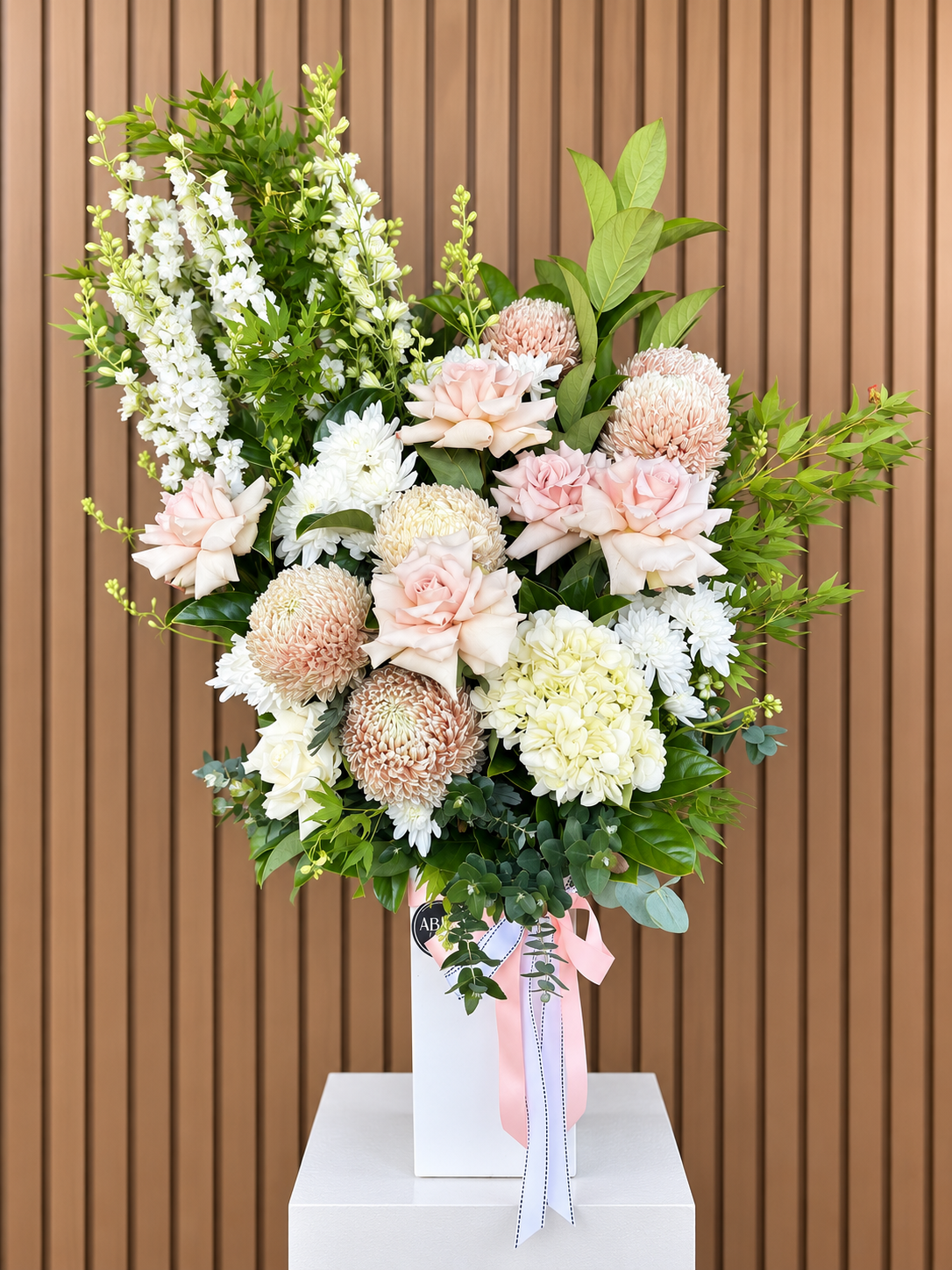 Ivory Elegance Luxe Vase