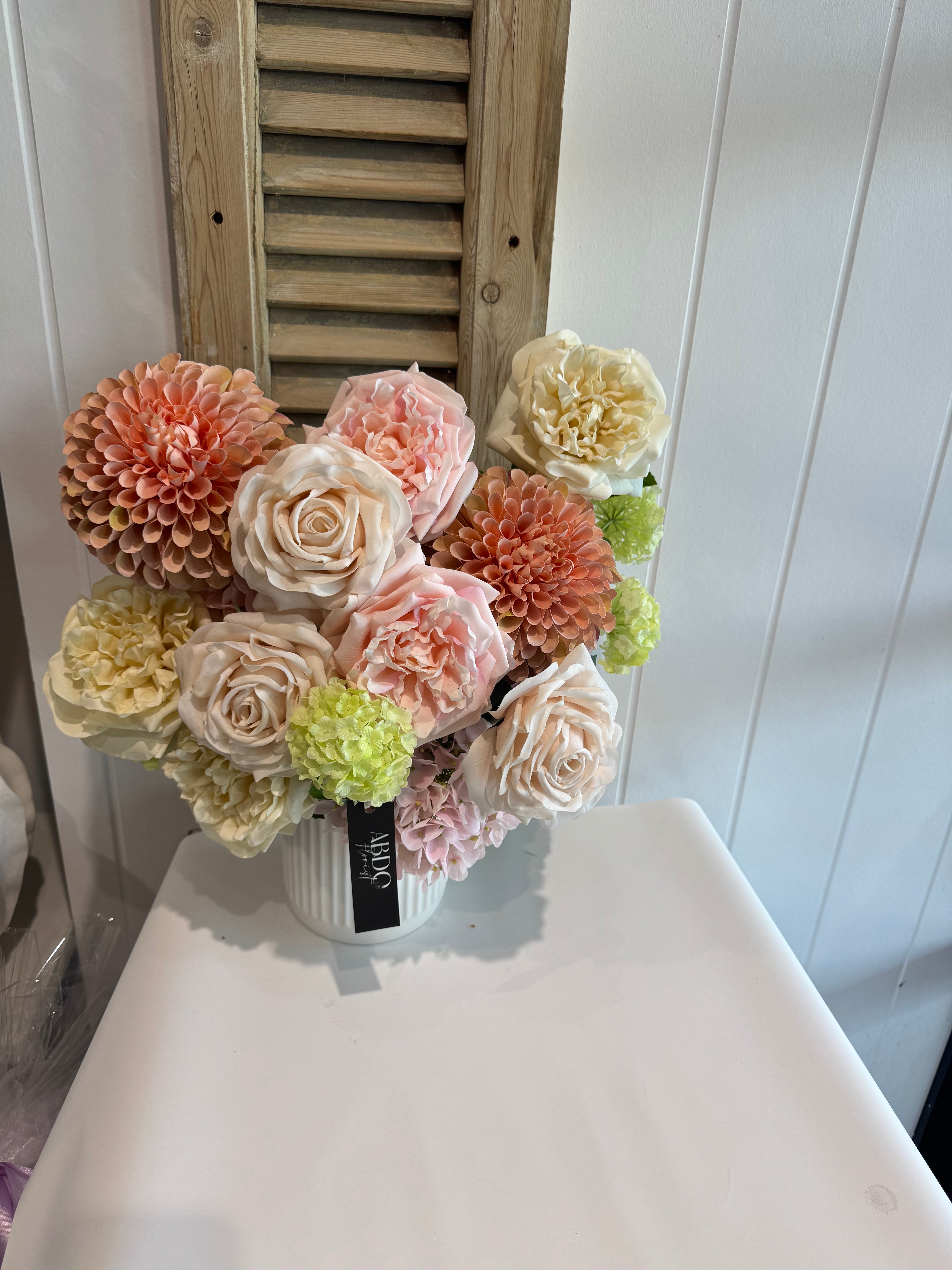Blush Mum artificial arrangement ￼