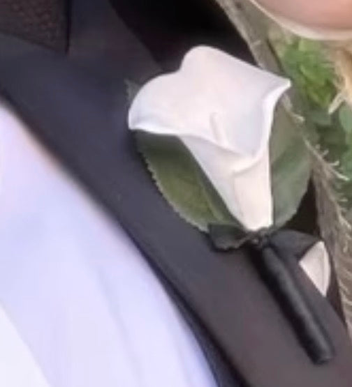 Calla Lillie’s Men’s button hole