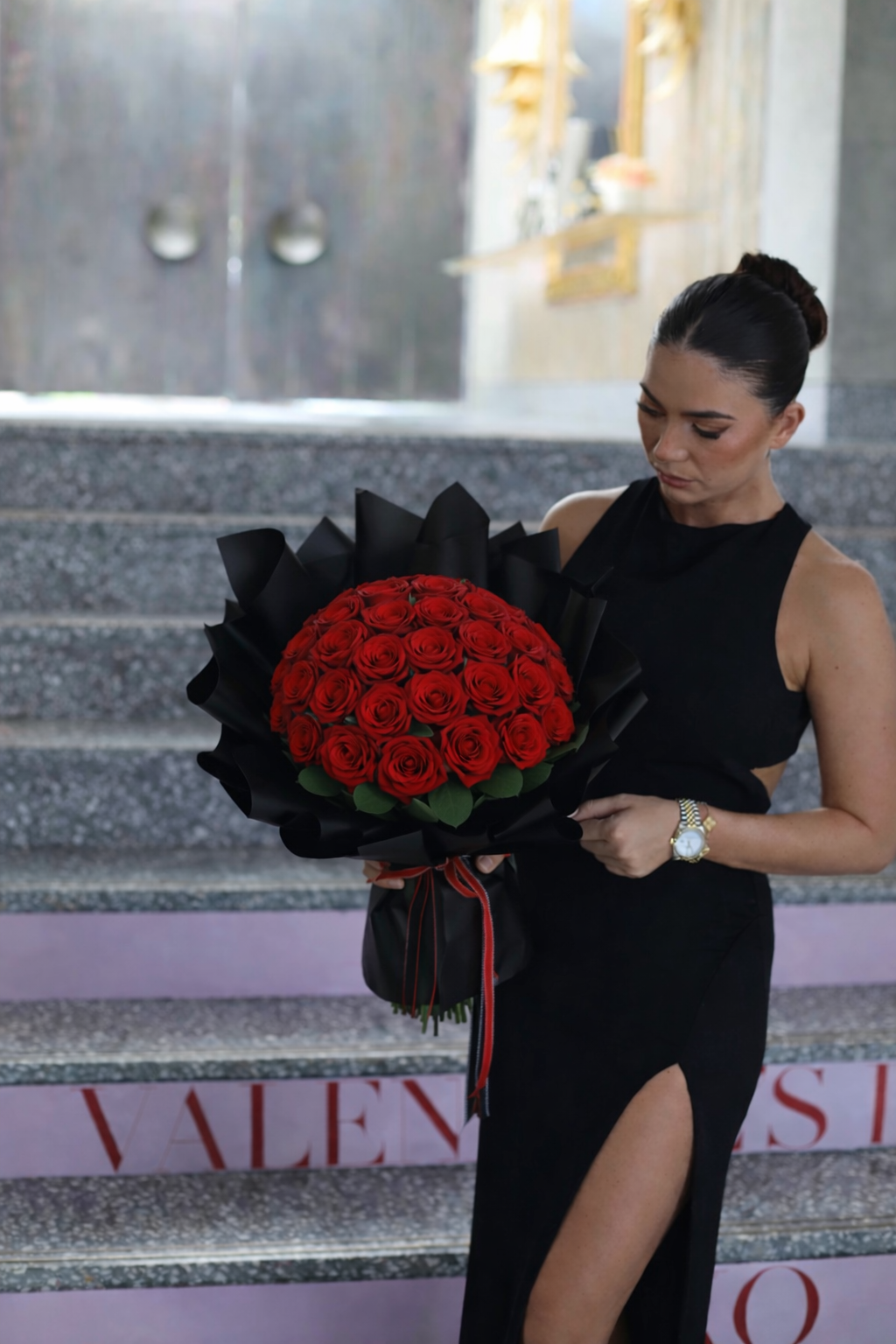 Abdo Grand Roses 25 stems